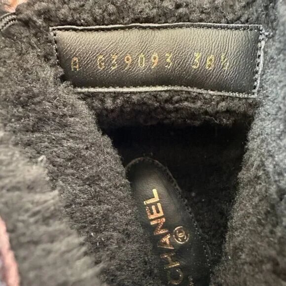 CHANEL Lambskin Shearling Canvas CC Lace Up Boots Black Gold Logo Size 38.5 - Picture 10 of 13